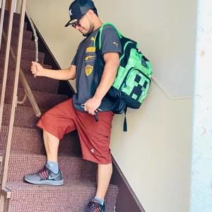 Meet your Posher, Juan